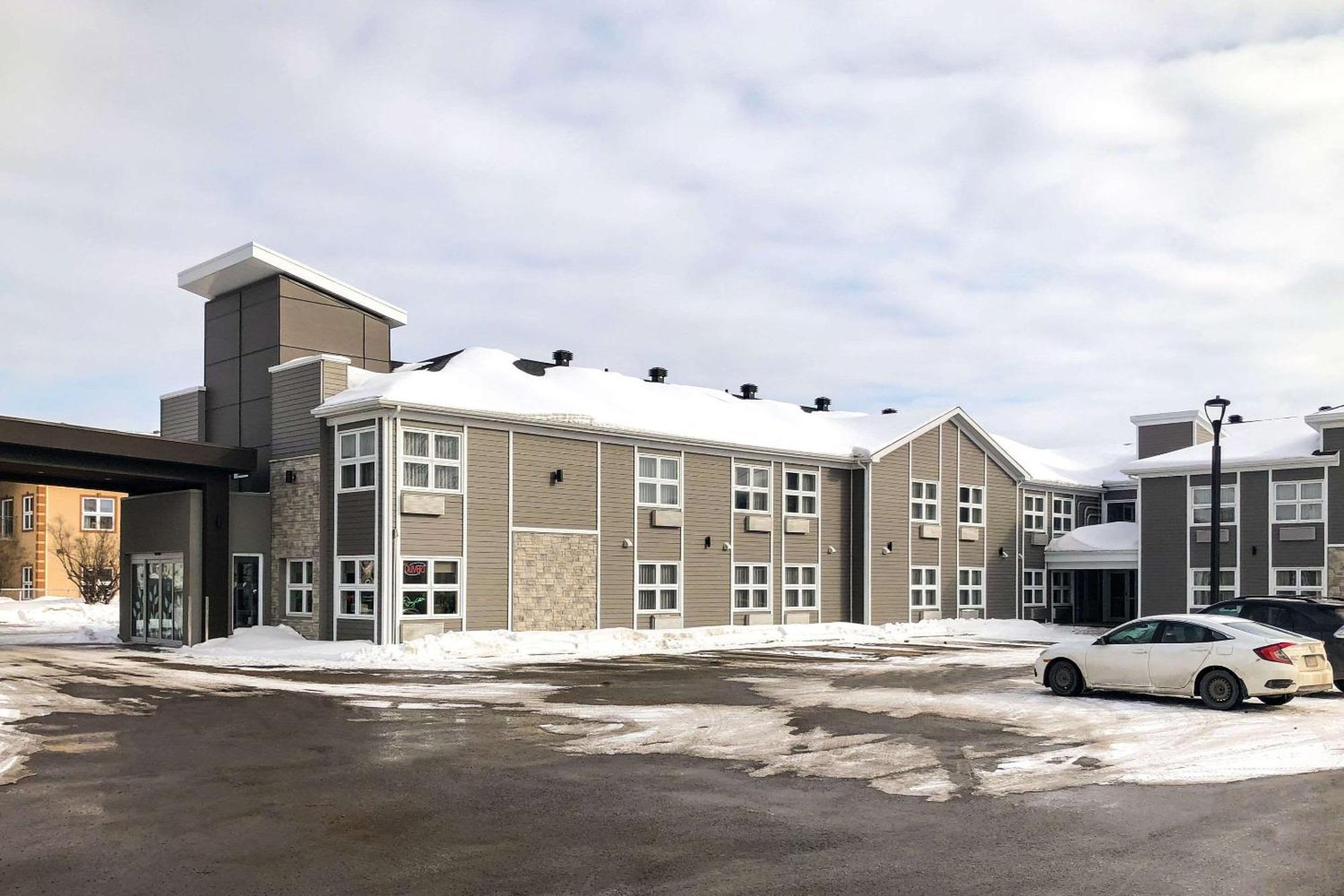 Sleep Inn & Suites Quebec City East Saint-Jean-de-Boischâtel Екстериор снимка